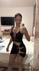 692909589: Chica busca chico en Barcelona