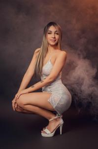 654659343: Chica busca chico en Madrid