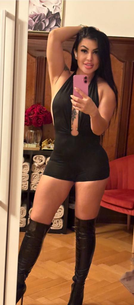 Chica busca chico en Málaga: Chica busca chico