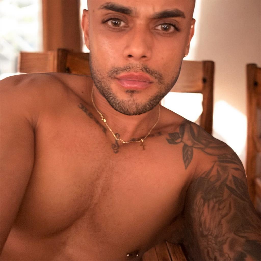 667100555: Chico busca chica en Valencia