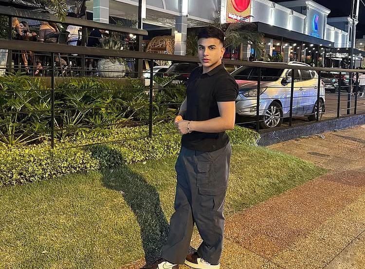 614877610: Chico busca chica en Las Palmas