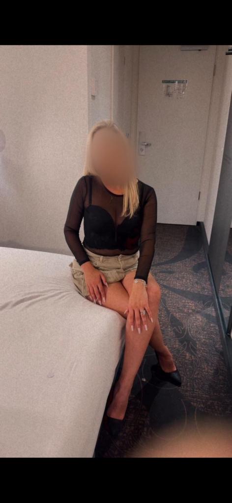 Chica busca chico en Almería: 