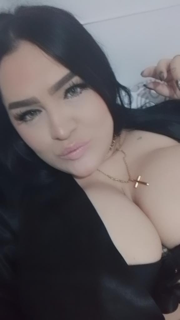 631507079: Chica busca chico en La Coruña