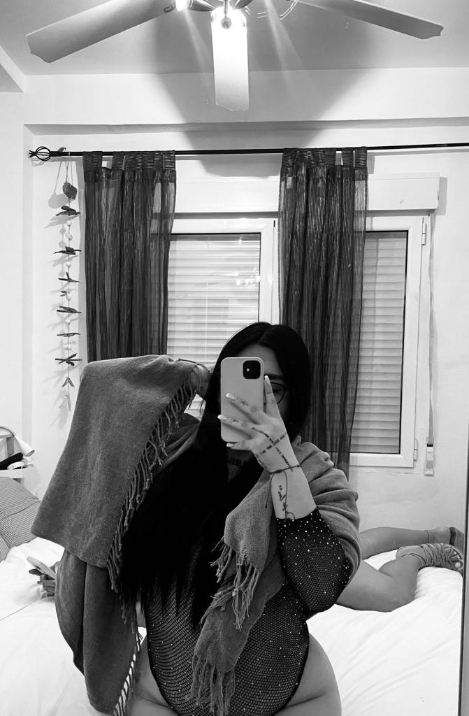 Chica busca chico en Valencia: Chica busca chico