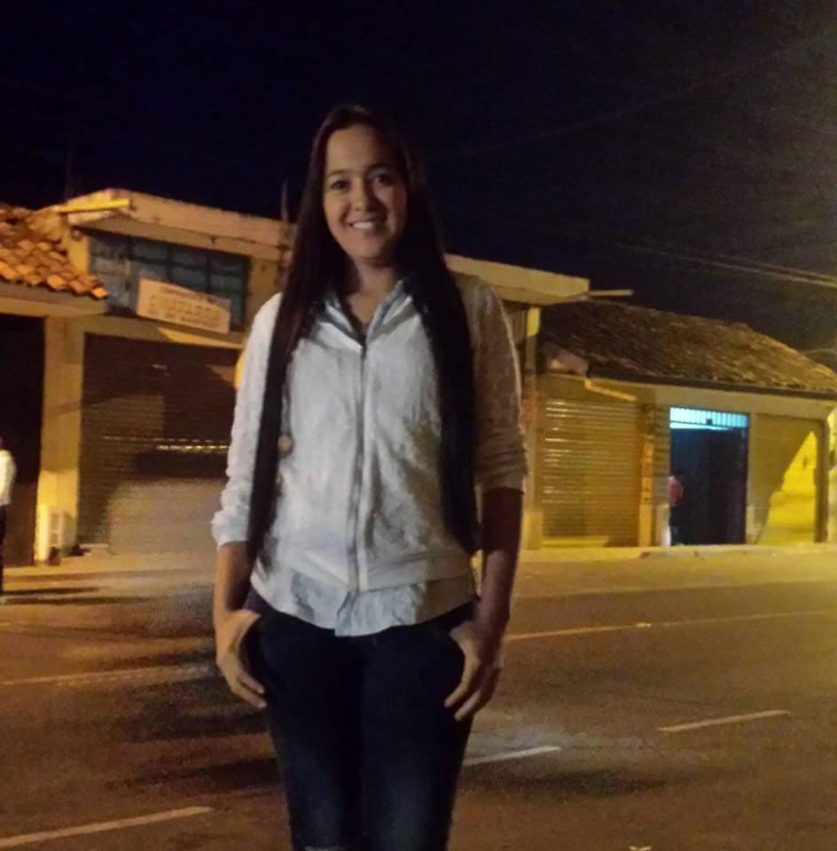 641647685: Chica busca chico en Murcia