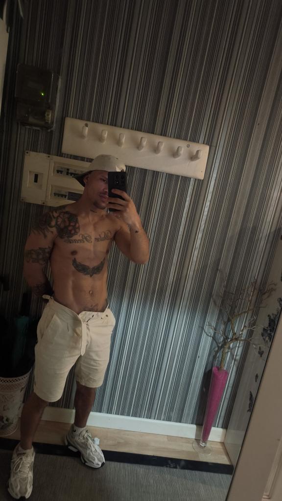 Chico busca chica en Murcia: 