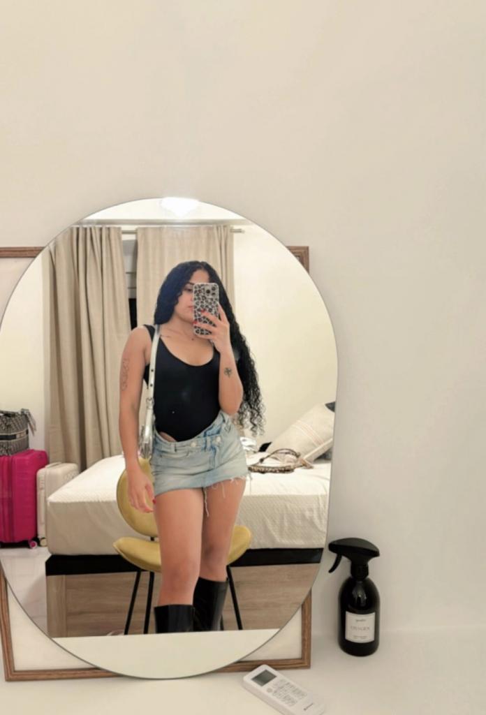 691460740: Chica busca chico en Sevilla