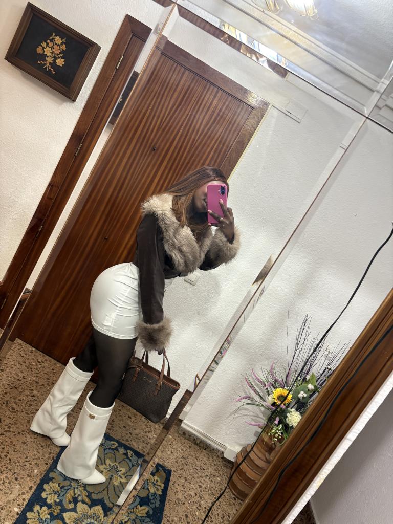 Chica busca chico en Sevilla: 