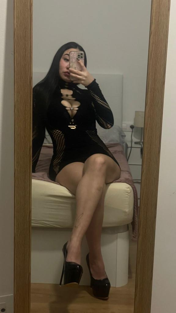 628172012: Chica busca chico en Barcelona