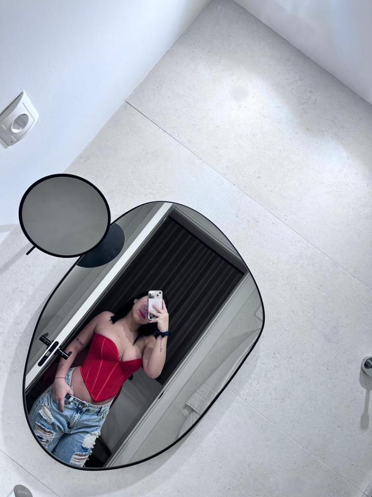 Chica busca chico en Cádiz: 