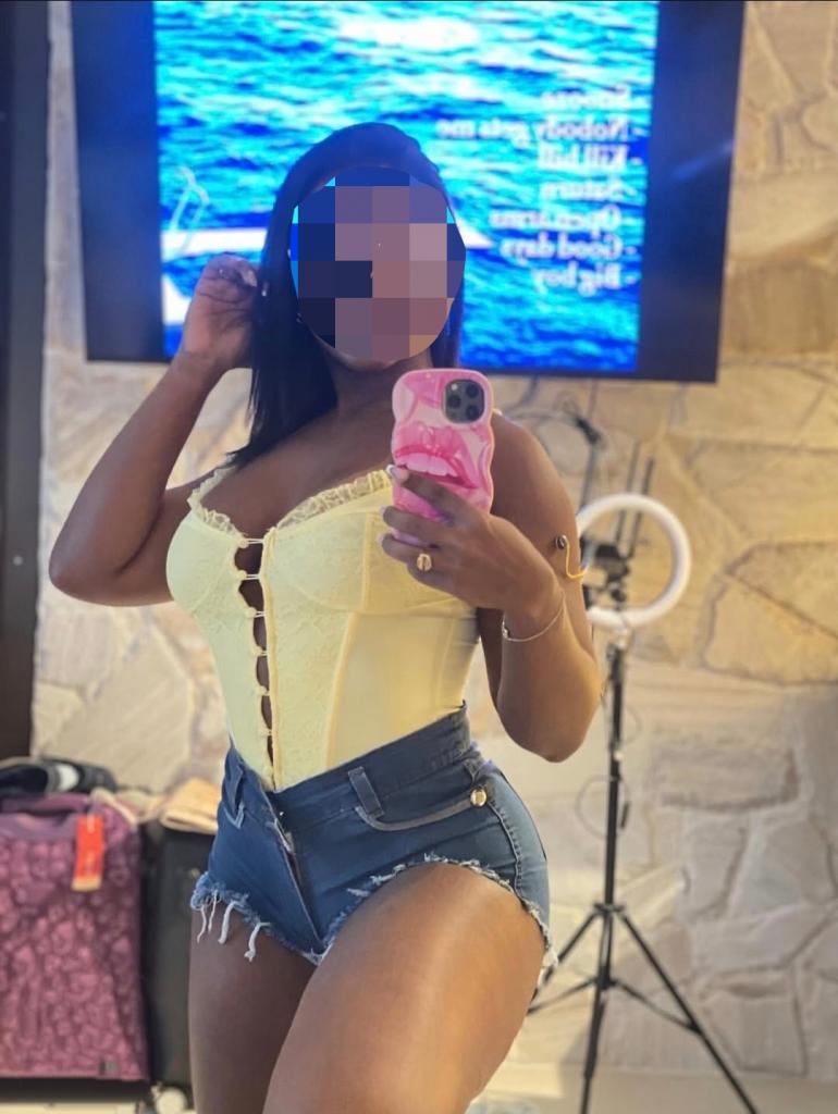 Chica busca chico en Cádiz: 