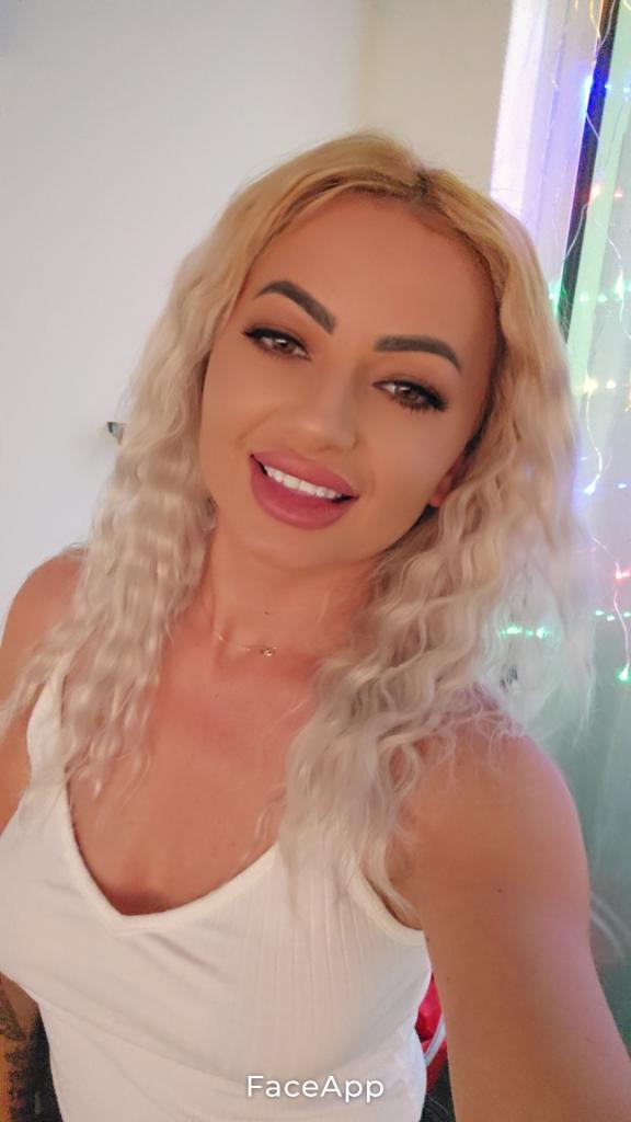 Chica busca chico en Tenerife: 