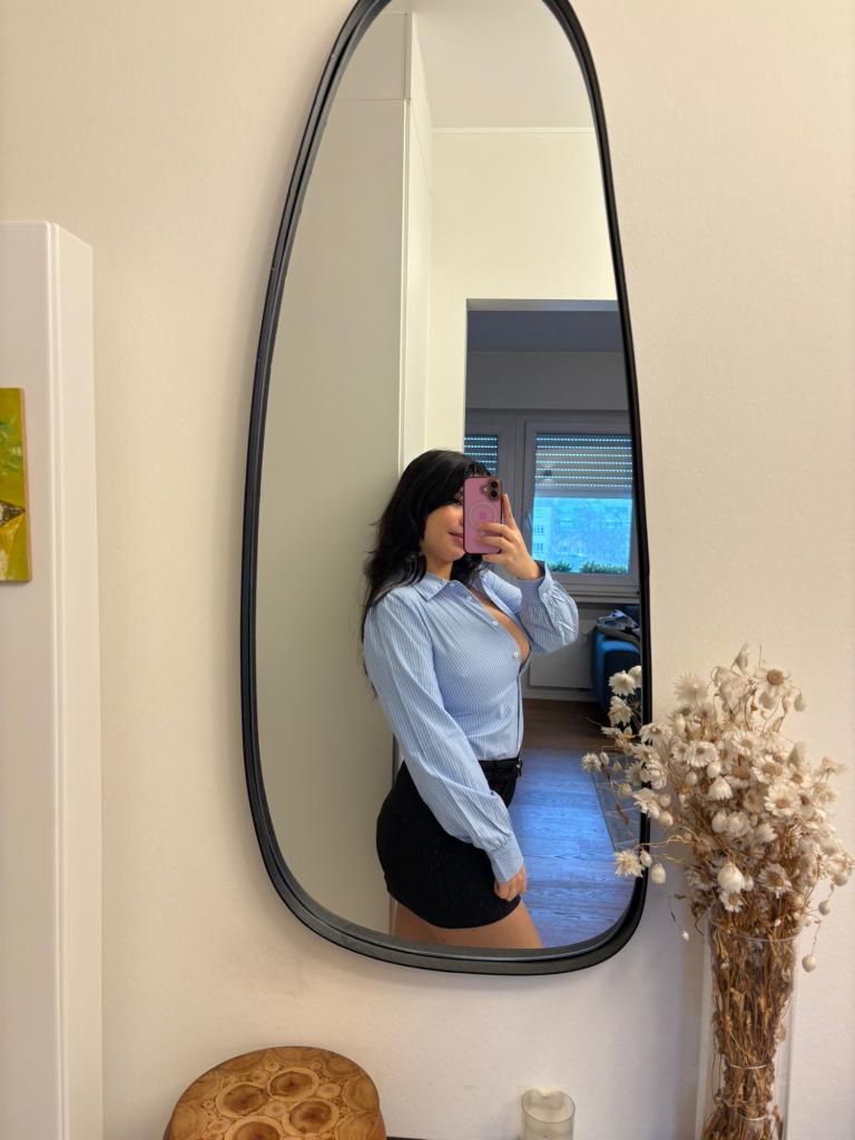 695415776: Chica busca chico en Madrid