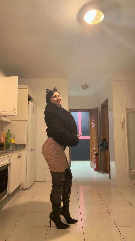 Chica busca chico en Tenerife: 