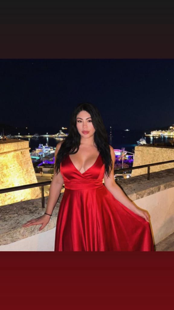 Chica busca chico en Ibiza: 