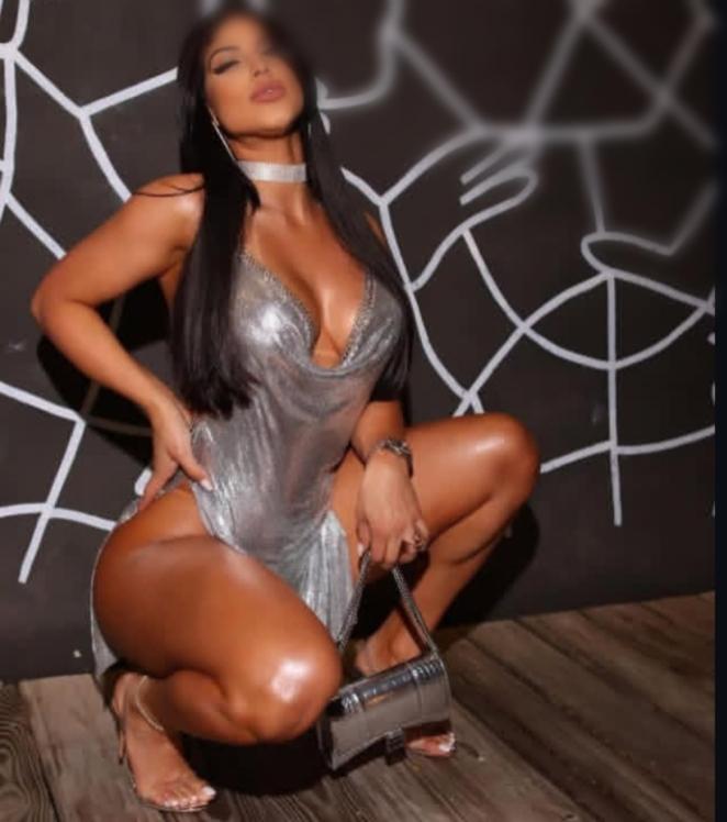 Chica busca chico en Almería: 