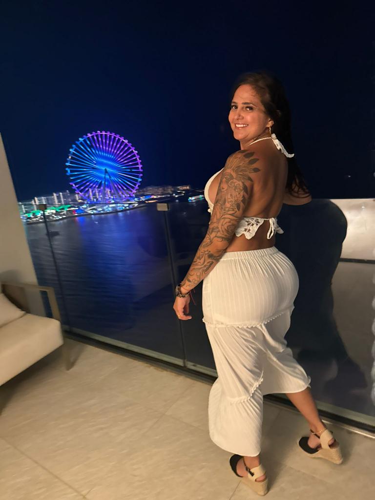 613964258: Chica busca chico en La Coruña