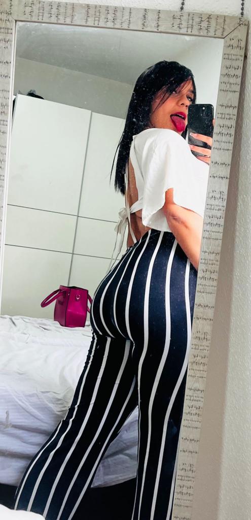 Chica busca chico en Almería: 