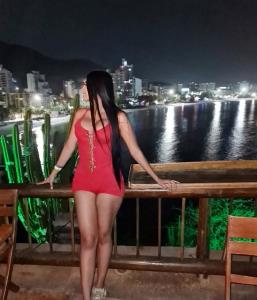 672966300: Chica busca chico en Alicante