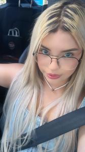 603410234: Chica busca chico en Barcelona