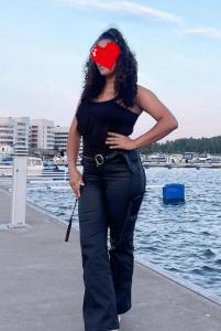 699387190: Chica busca chico en Cádiz