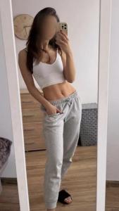 670280640: Chica busca chico en Ibiza