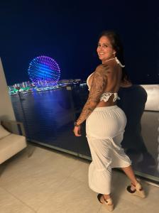 613964258: Chica busca chico en La Coruña