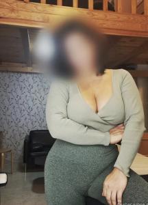 613507175: Chica busca chico en Sevilla