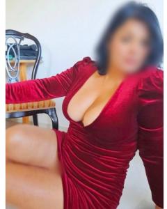 613507175: Chica busca chico en Sevilla