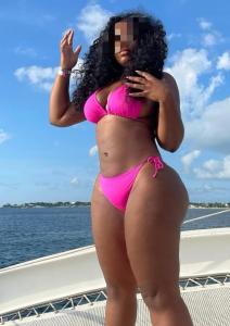 617763568: Chica busca chico en Sevilla