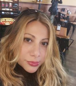 617563885: Chica busca chico en Asturias