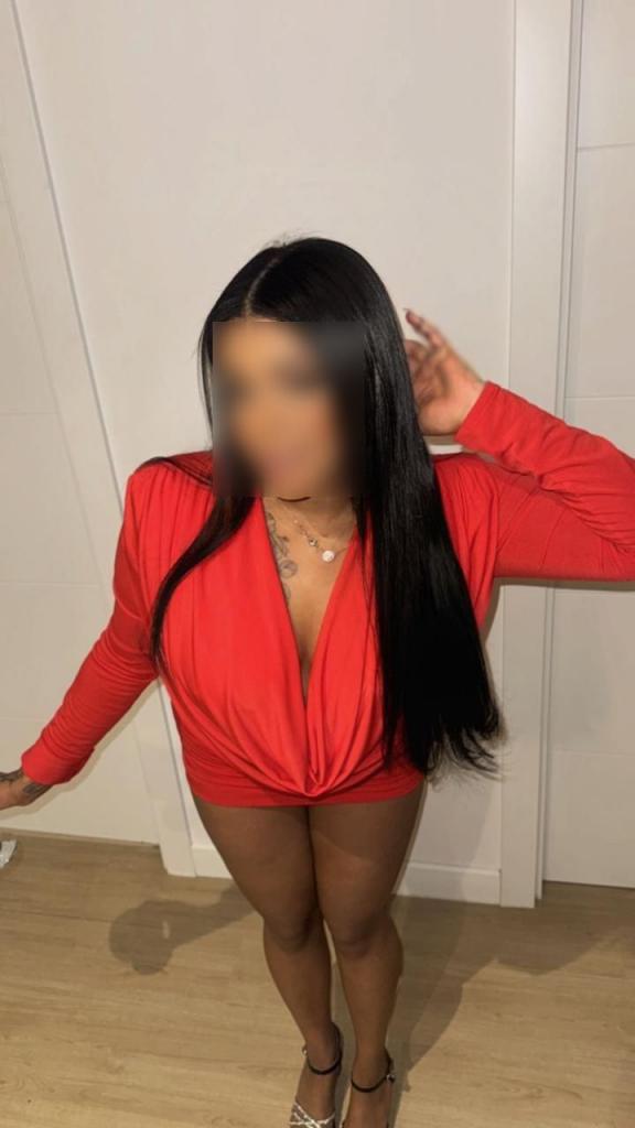Chica busca chico en Málaga: Chica busca chico