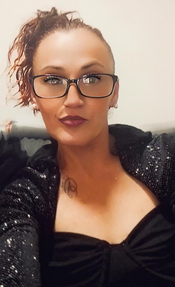 667043580: Chica busca chico en Alicante