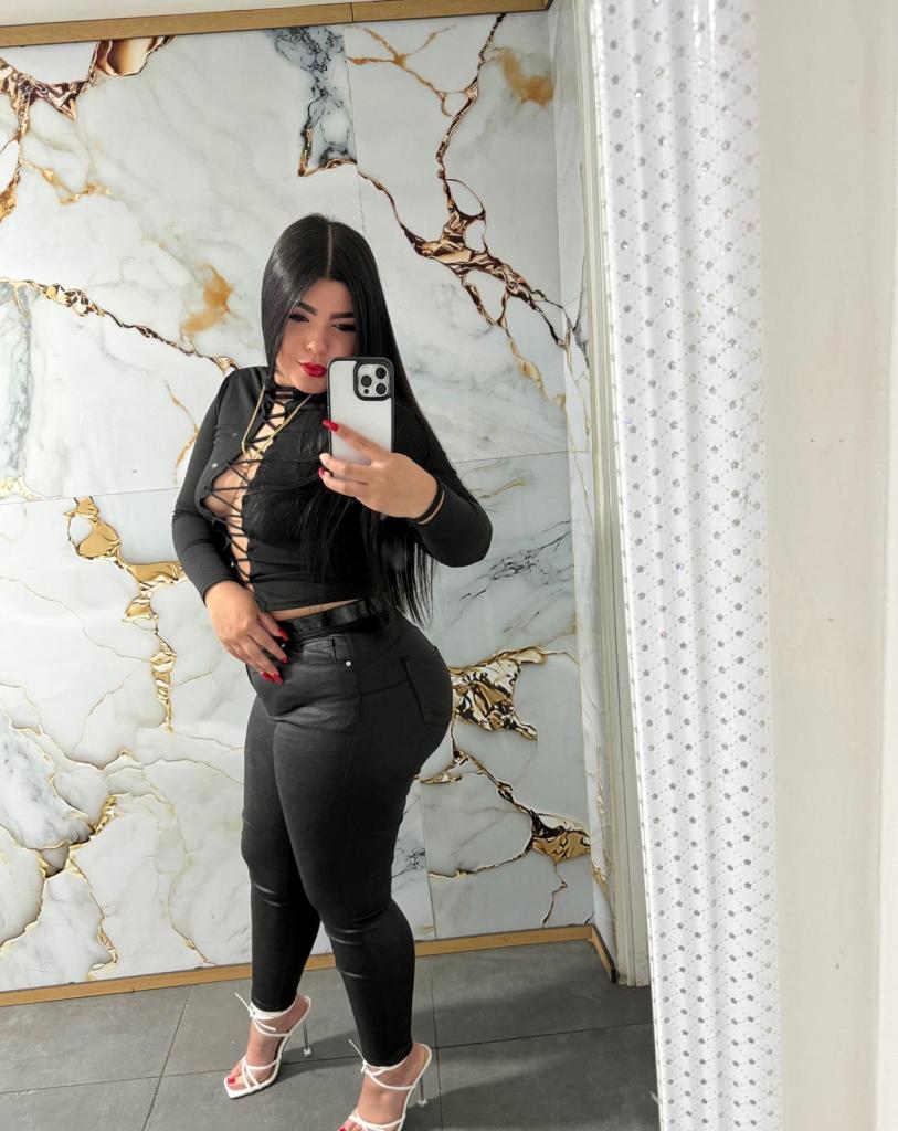 Chica busca chico en Granada: 