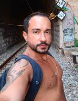 666356206: Chico busca chica en Barcelona