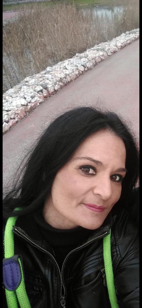 627174249: Chica busca chico en Sevilla