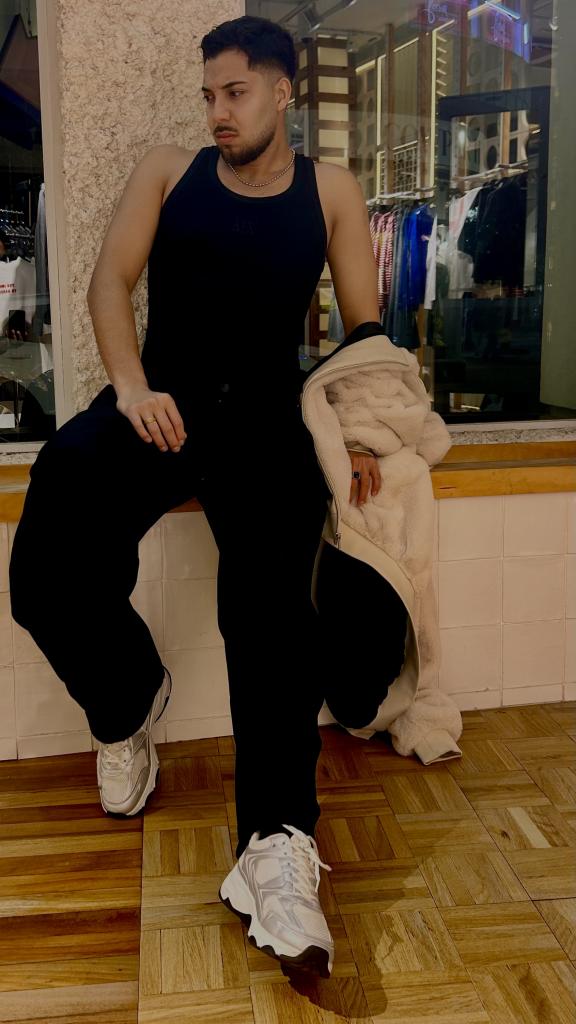 Chico busca chica en Asturias: 