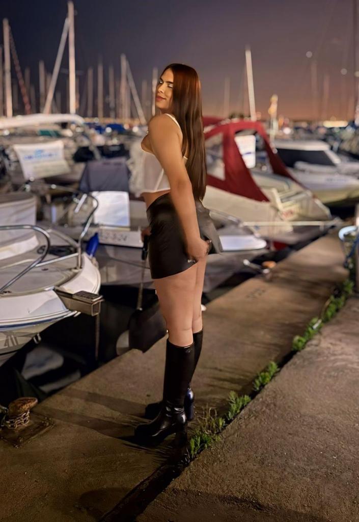 673695365: Chica busca chico en Barcelona