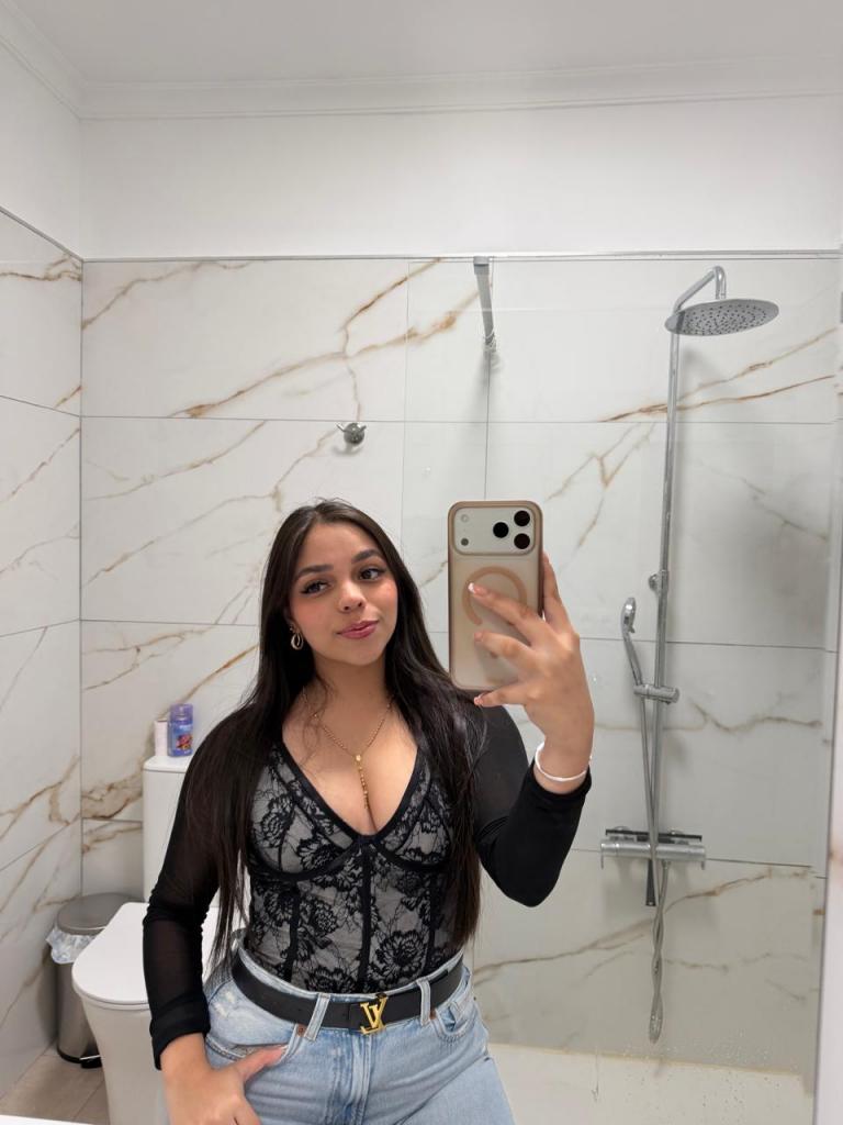 Chica busca chico en Ibiza: 
