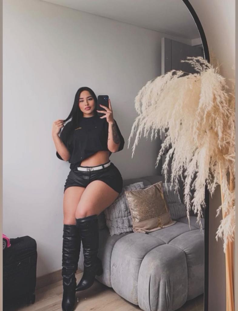 Chica busca chico en Alicante: Chica busca chico