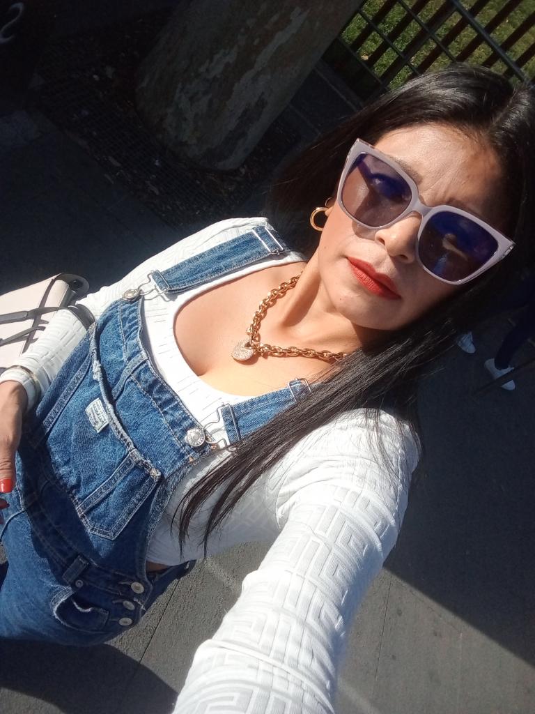 Chica busca chico en Granada: 