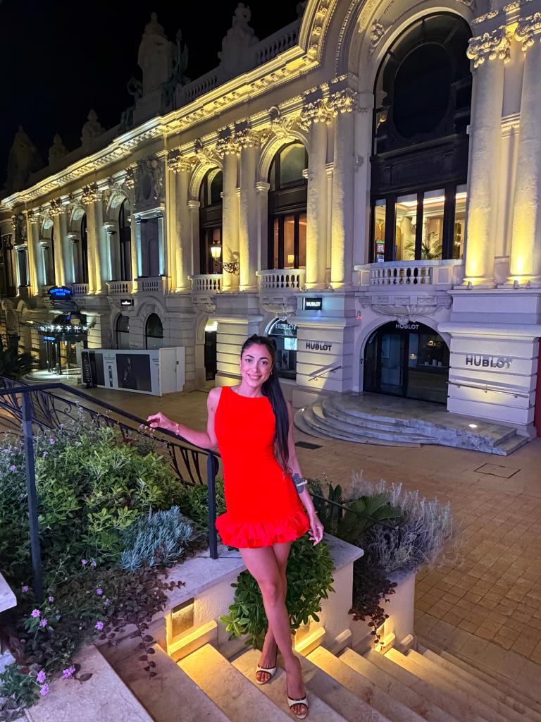 649939956: Chica busca chico en Barcelona