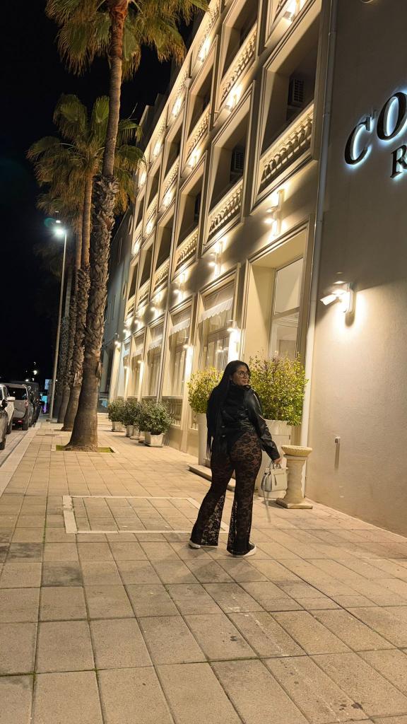 Chica busca chico en Granada: 