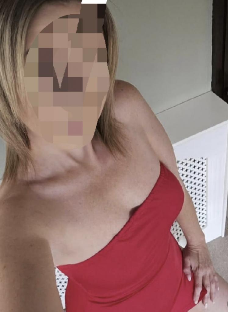 Chica busca chico en Huelva: 