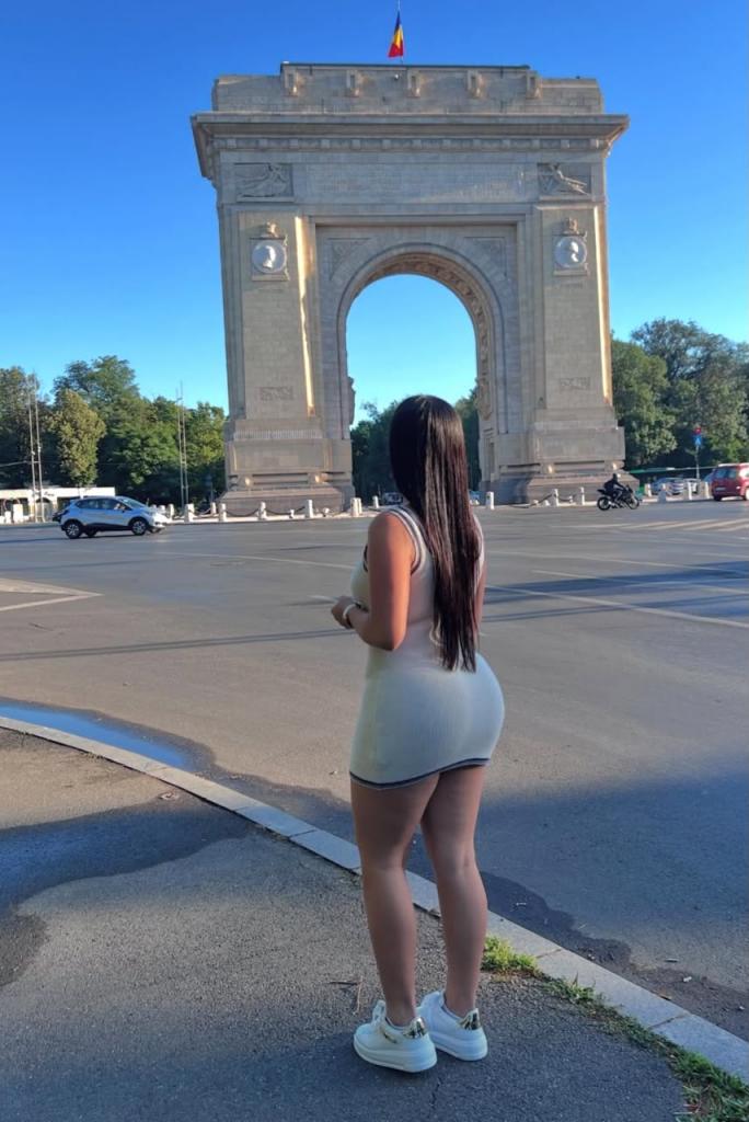 Chica busca chico en Ibiza: 