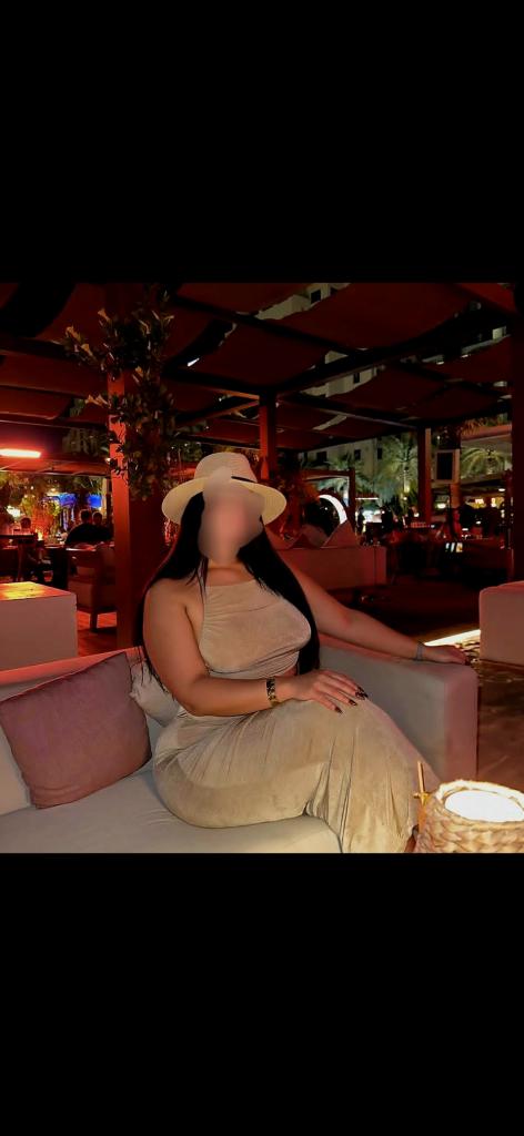 687052531: Chica busca chico en Cádiz