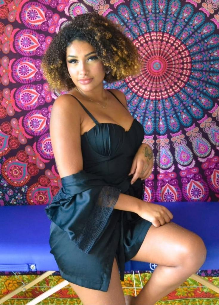 Chica busca chico en Málaga: Chica busca chico