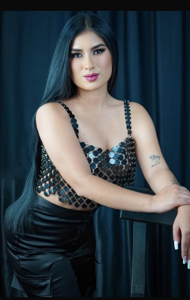 742088386: Chica busca chico en Valencia