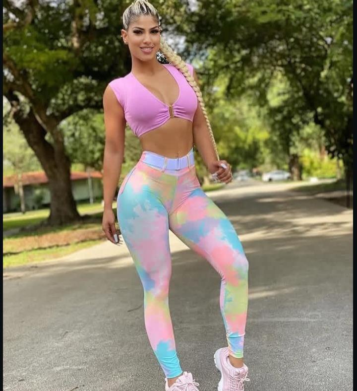 Chica busca chico en Almería: 