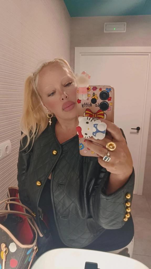 643233681: Chica busca chico en Tarragona